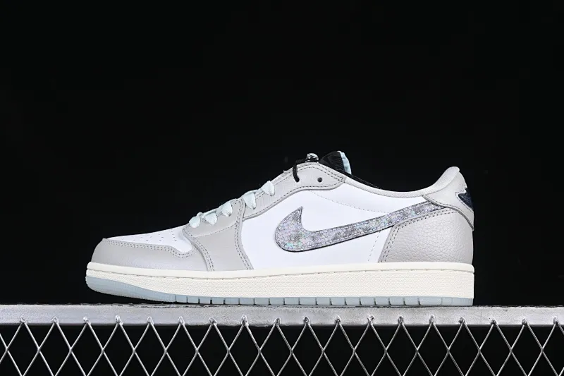All Categories Air Jordan Jordan Series Basketball Shoes Air Jordan 1 Low Air Jordan 1 Low OG "CNY" AJ1 Joe 1 Year of the Snake Limited Silver Snake Low-top Retro Basketball Shoes HF3144-100